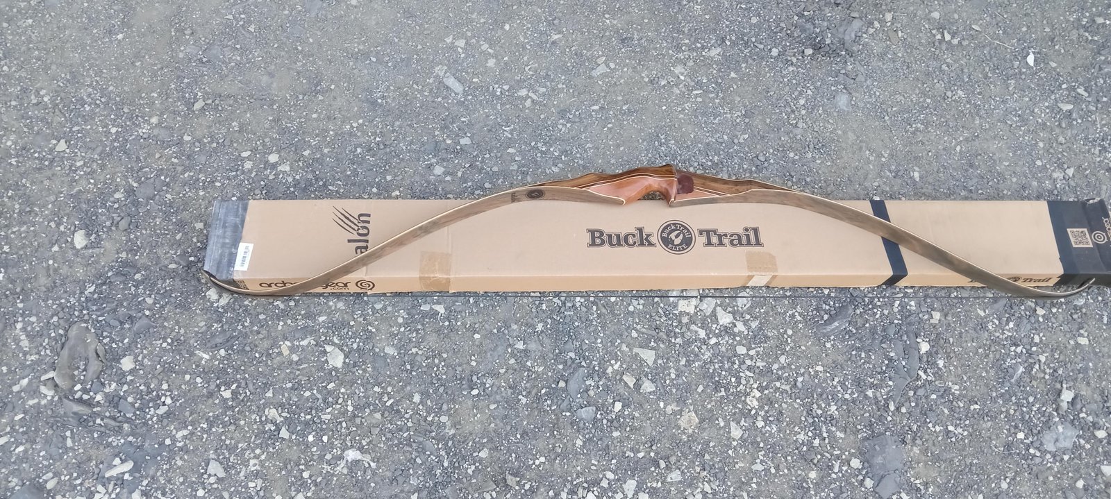 Jednodelni luk Buck Traile Elite Talon